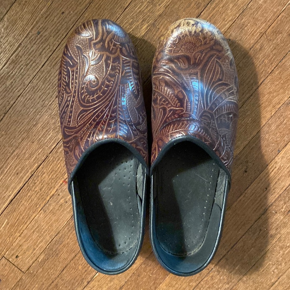 DANSKO Brown Antique Tooled, professional nursing shoes, size 38 HARDLY worn.